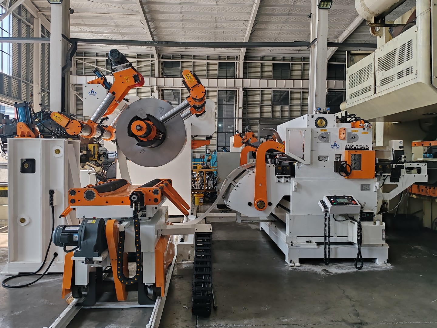 五金行業6.0mm厚度三合一開卷整平機